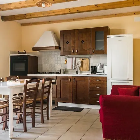 Apartment Home's Castle Three Catania